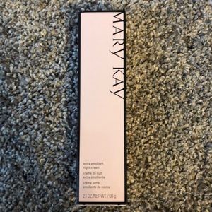 Mary Kay Extra Emollient Night Cream